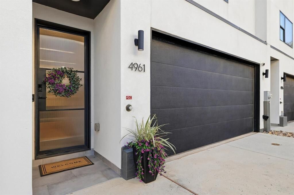 Property Photo:  4961 Blaynes View  TX 75056 