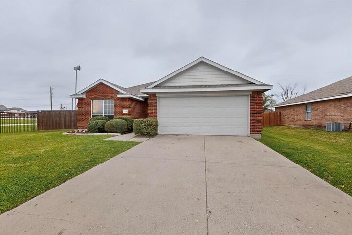 Property Photo:  3000 Spruce Street  TX 75189 