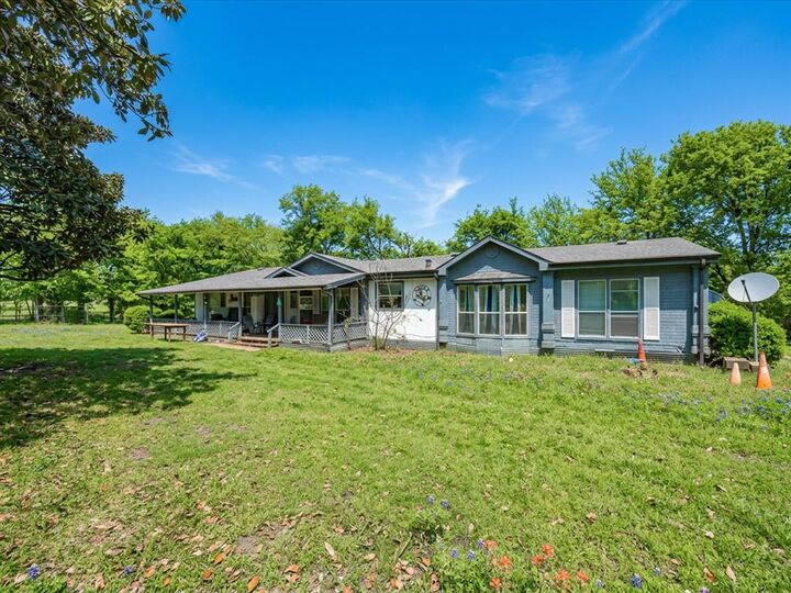 Property Photo:  1711 County Road 0070  TX 75109 