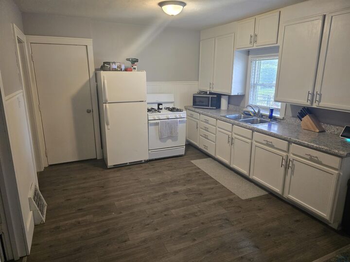 Property Photo:  2137 Dewey St  IA 51109 