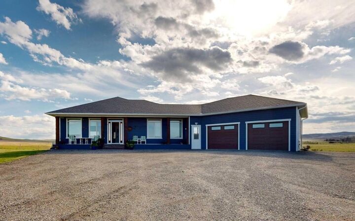 Property Photo: 295043 722 Avenue E AB T0L 1R0