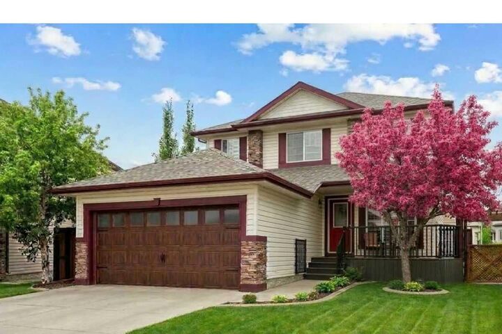 Property Photo: 232 Oakmere Place AB T1X 1L2