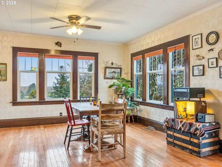 Property Photo: 35210 Orchard Ln OR 97103