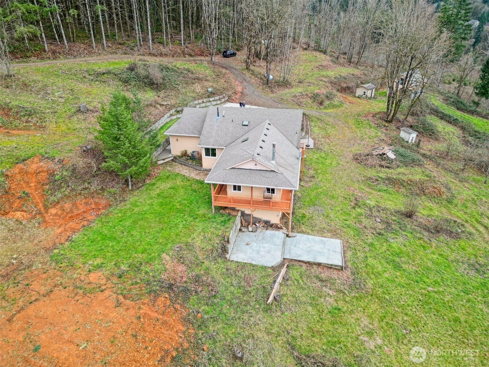 Property Photo: 498 Bryant Hill Road WA 98674