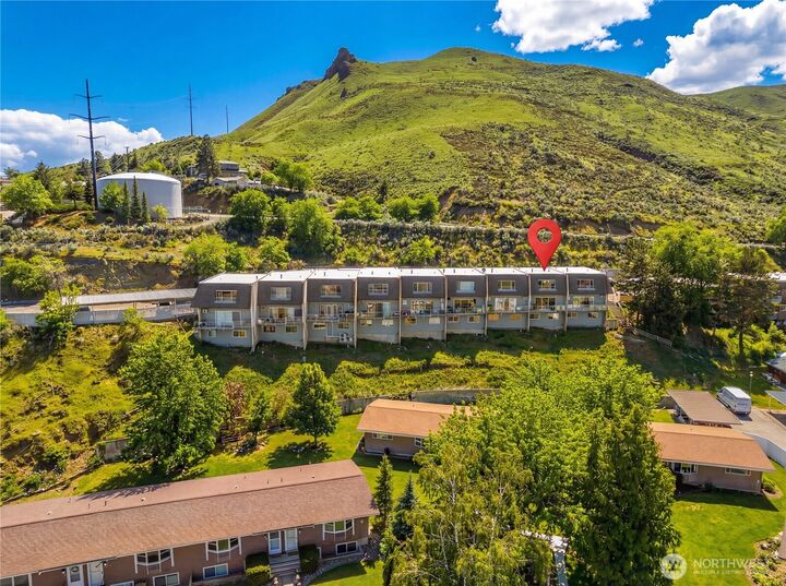 Property Photo:  1818  Skyline Drive 23  WA 98801 