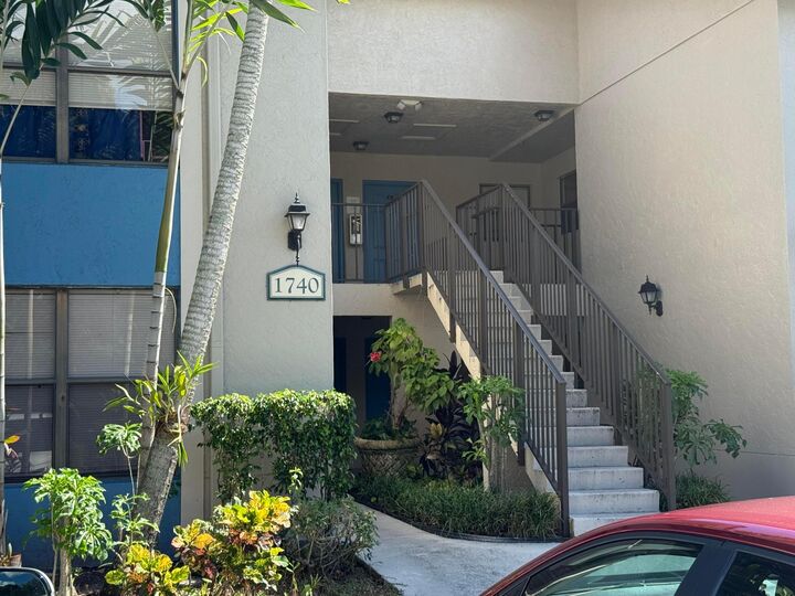 Property Photo: 1740 Windorah Way C FL 33411