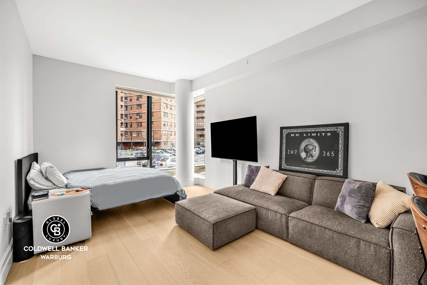 Property Photo:  222 E Broadway 2B  NY 10002 