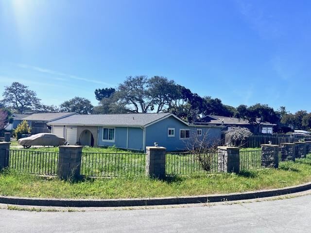 Property Photo:  9460 South Century Oak Road  CA 93907 