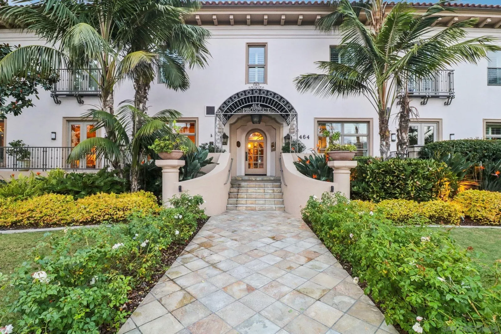 Property Photo:  464 Prospect 101  CA 92037 