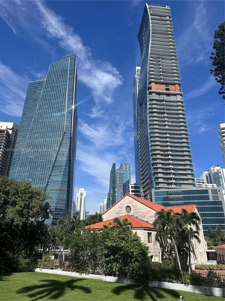 Property Photo:  1541 Brickell Ave B403  FL 33129 