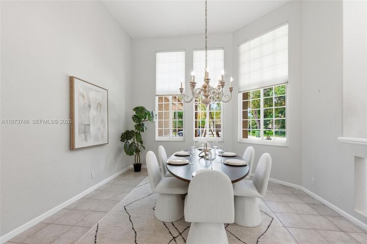 Property Photo: 158 Dockside Cir FL 33327