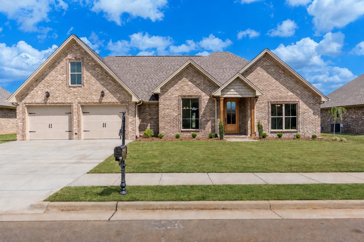 Property Photo:  106 Scarlette Ln  AL 35661 