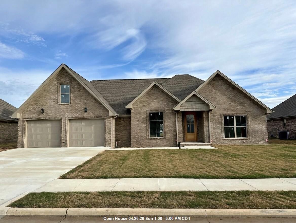 Property Photo:  106 Scarlette Ln  AL 35661 - MUSCLE S 