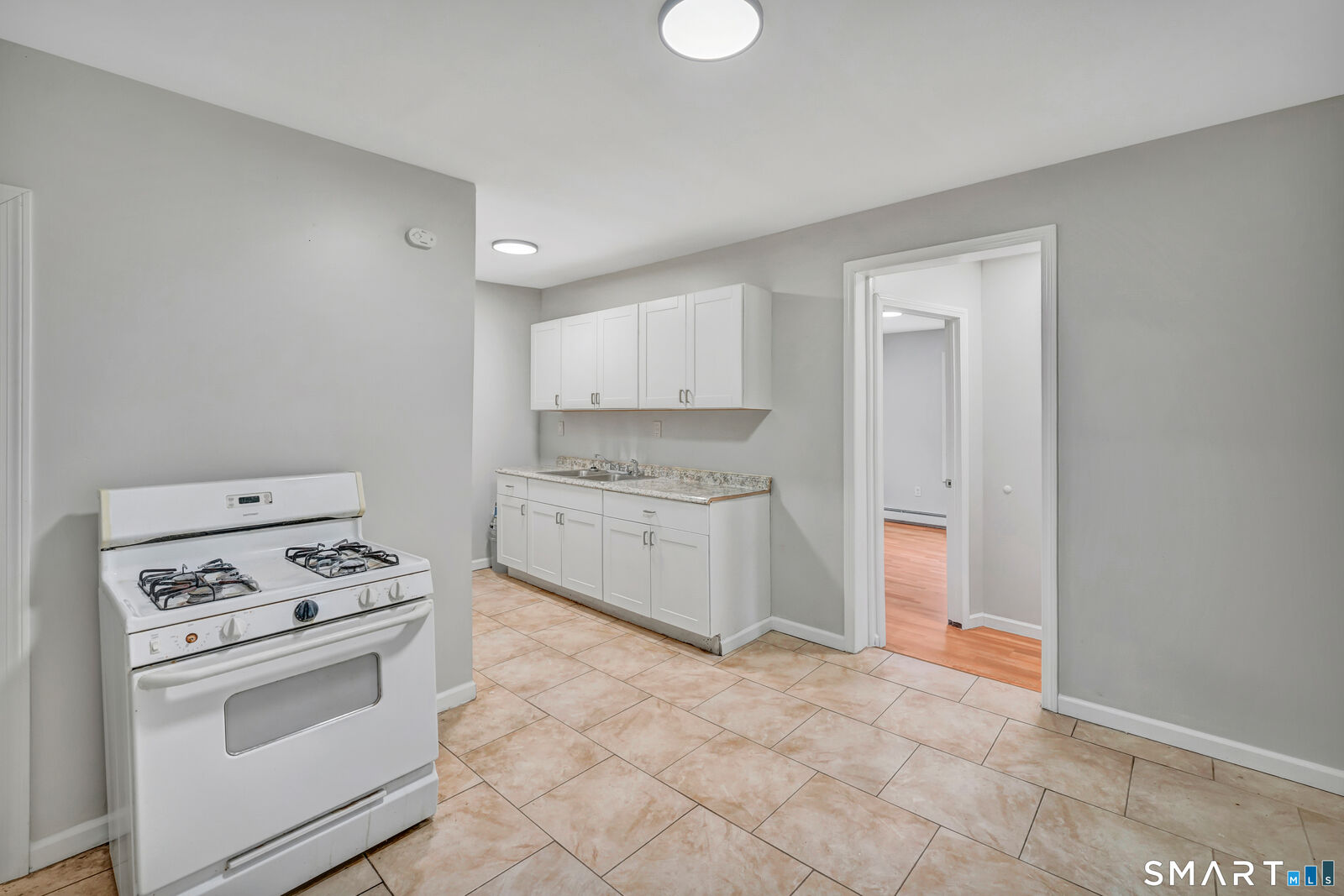 Property Photo:  124 Central Avenue 2  CT 06702 
