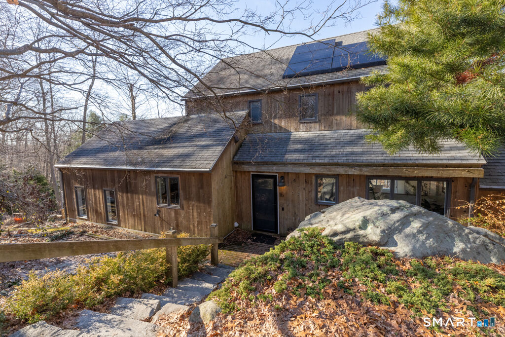 Property Photo:  16 Navy Lane  CT 06426 