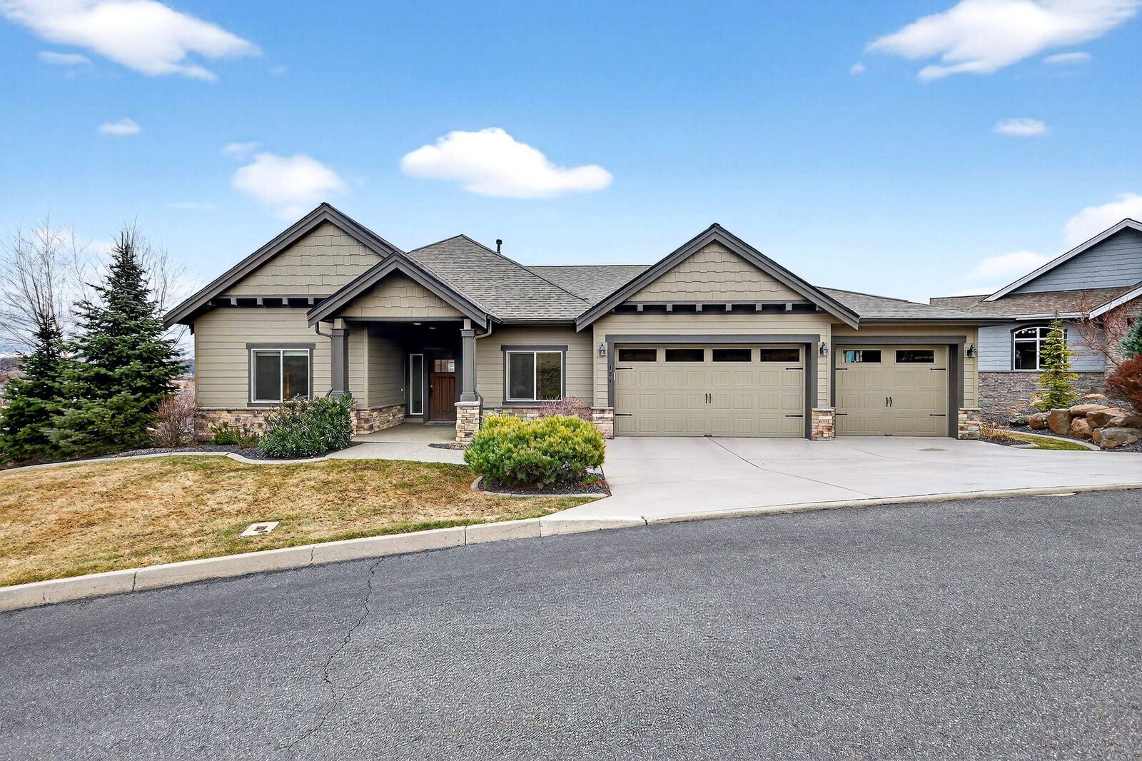 Property Photo: 424 N Stimson Ln WA 99019
