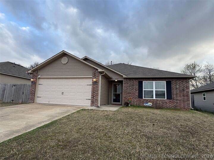 Property Photo:  2805 E Quincy Street  OK 74014 