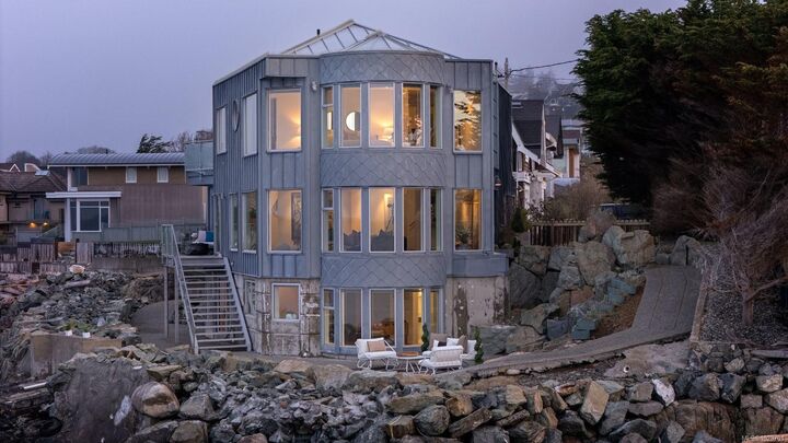 Property Photo:  2179 Crescent Rd  BC V8S 2H4 