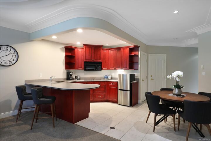 Property Photo: 366 Clubhouse Dr 602/601B BC V9N 9G3