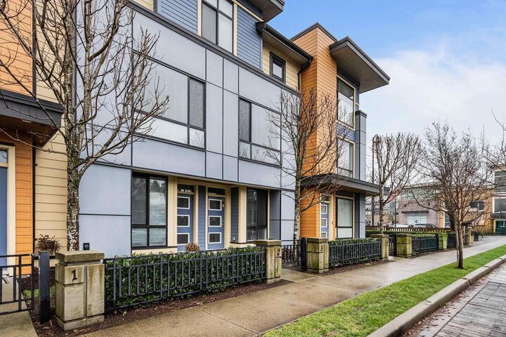 Photo de la propriété:  45615 Tamihi Way 3  BC V2R 0X4 