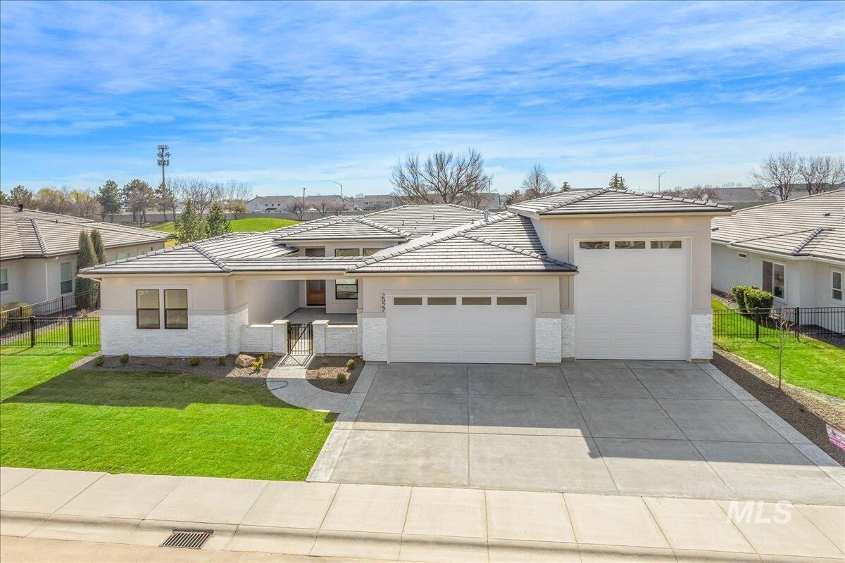 Property Photo: 2927 W Three Lakes Dr. ID 83646