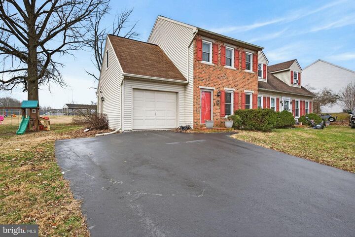Property Photo:  64 Beech Lane  PA 17022 