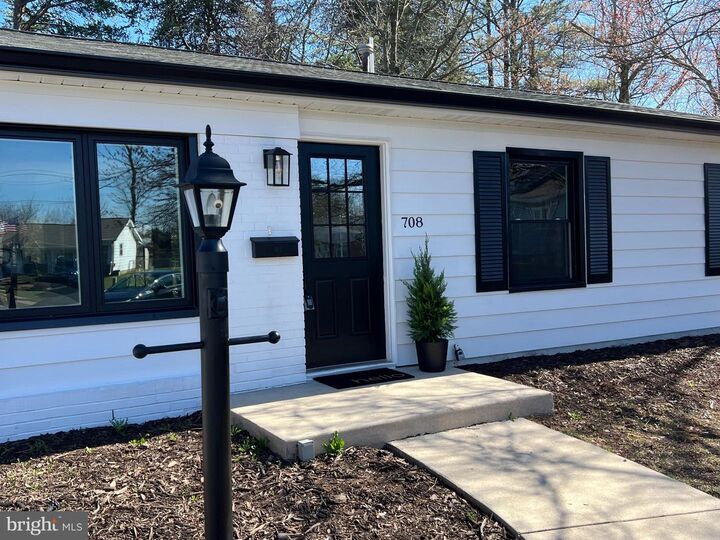 Property Photo:  708 W Jasper Court  VA 20164 