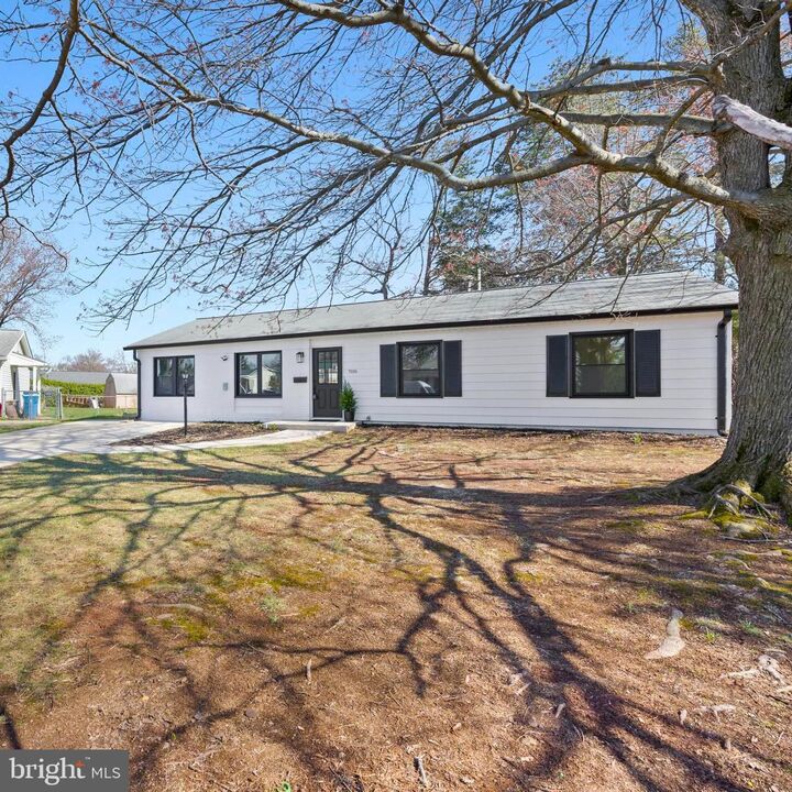 Property Photo: 708 W Jasper Court VA 20164