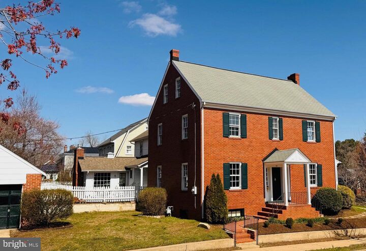 Property Photo:  901 Monroe Street  VA 22401 