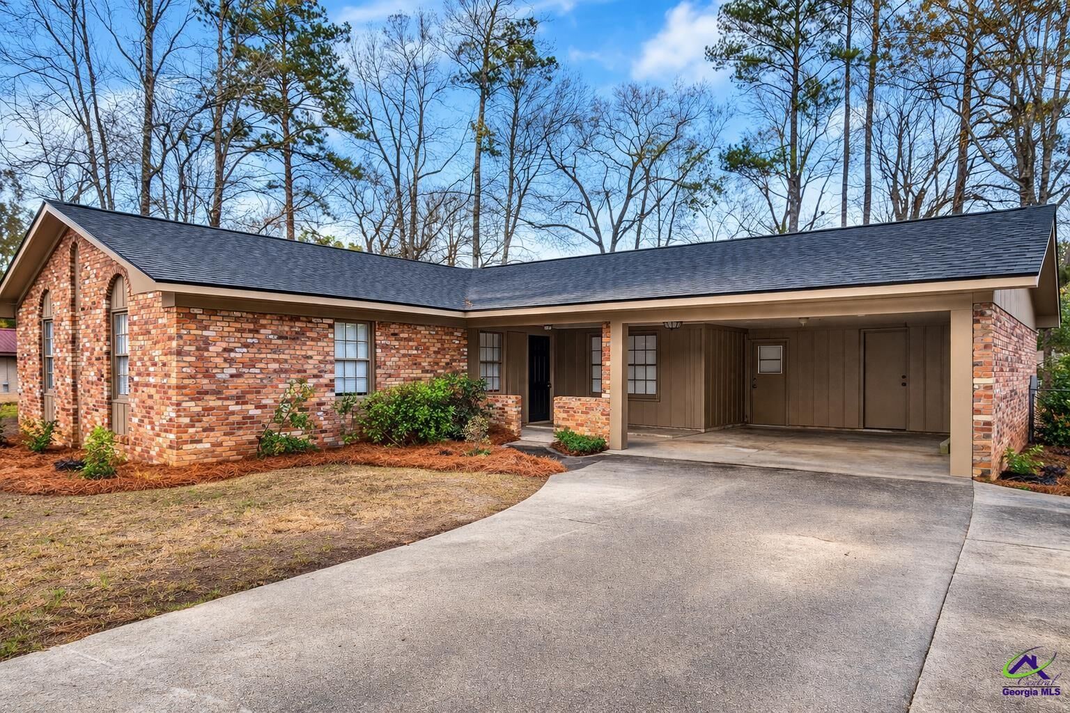 Property Photo:  414 Forest Lake Drive  GA 31093 