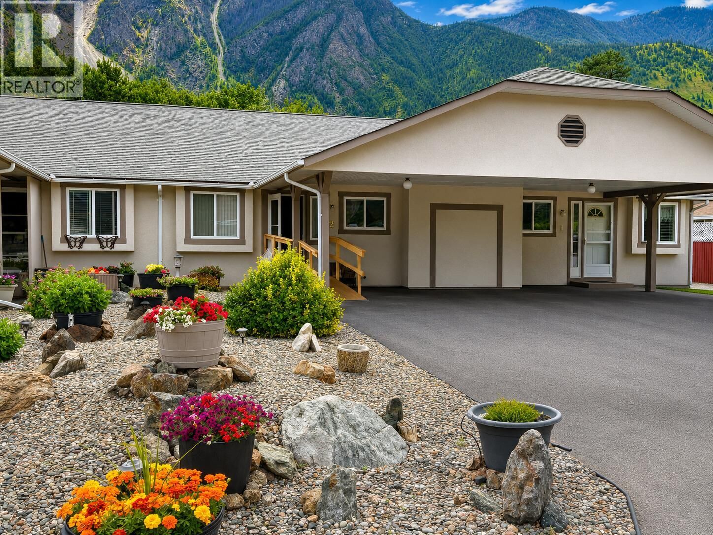Property Photo: 815 11th Avenue 2 BC V0X 1N3