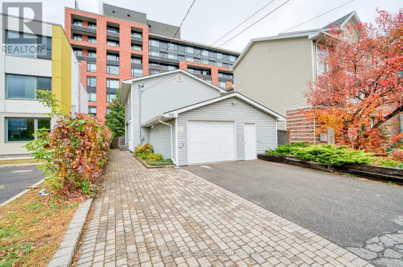 Property Photo: 118 Robinson Avenue ON K1N 8P1