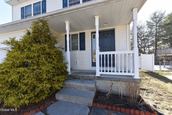 Property Photo: 16 Red Oak Drive NY 12302