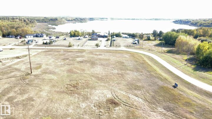 Property Photo:  9 Bechthold Bay 104, 191054 Twp 852  AB T0A 0M0 