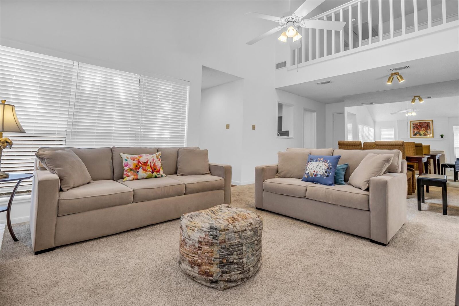 Property Photo: 13740 Hollowgreen Drive 605 TX 77082