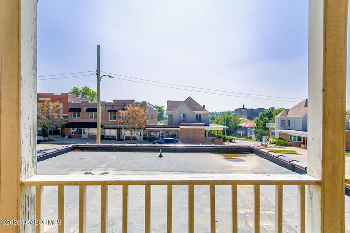 Property Photo: 615 E High Street MO 65101