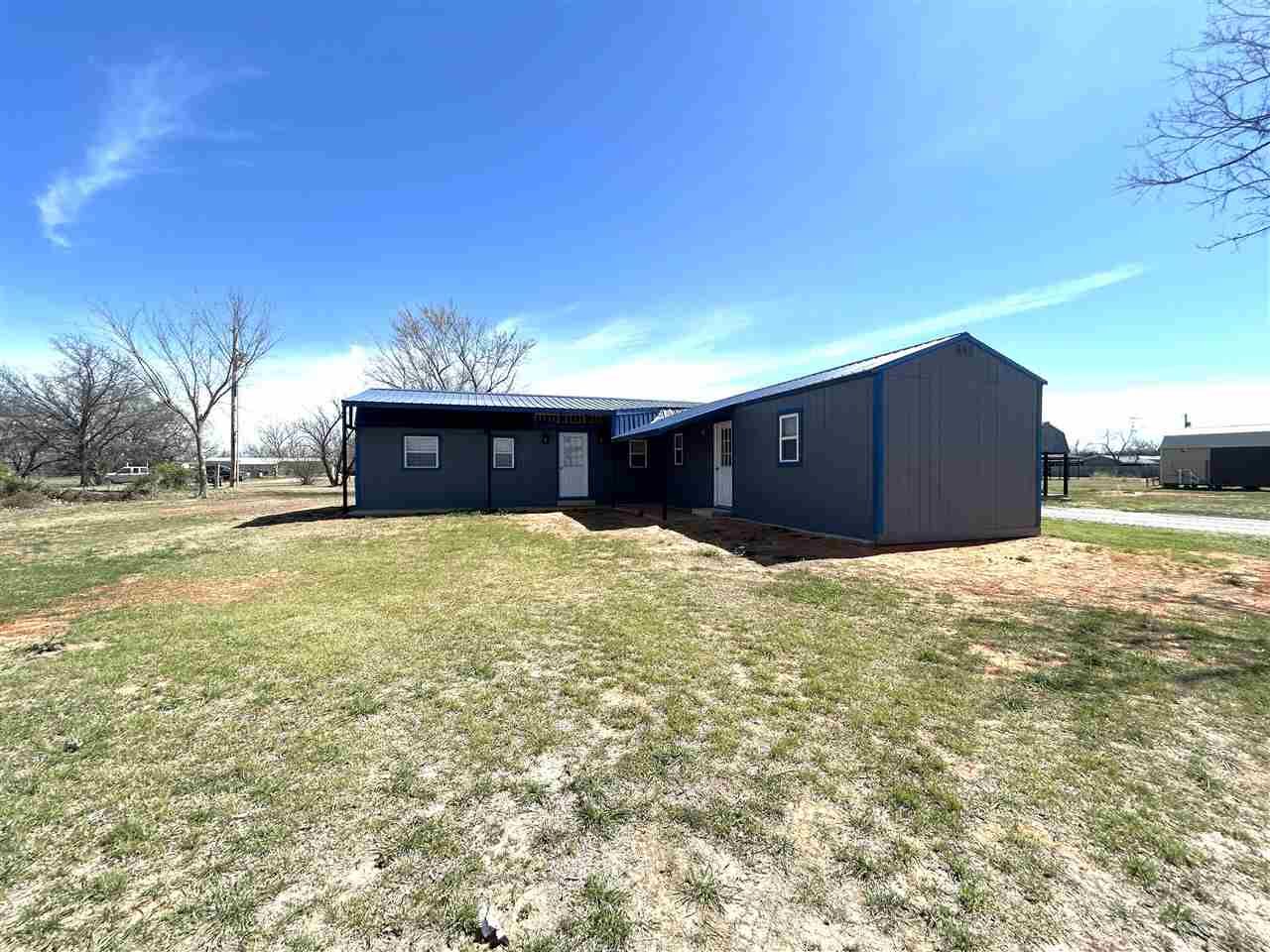 Property Photo:  124 NE Ellsworth Dr  OK 73006-2104 