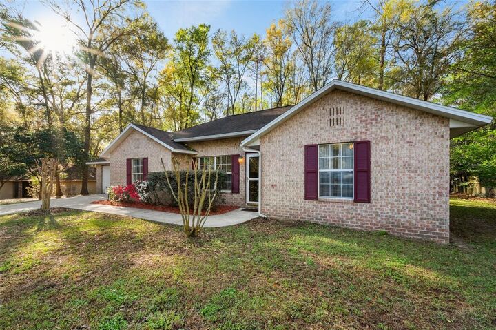 Property Photo:  16319 NW 120th Place  FL 32615 