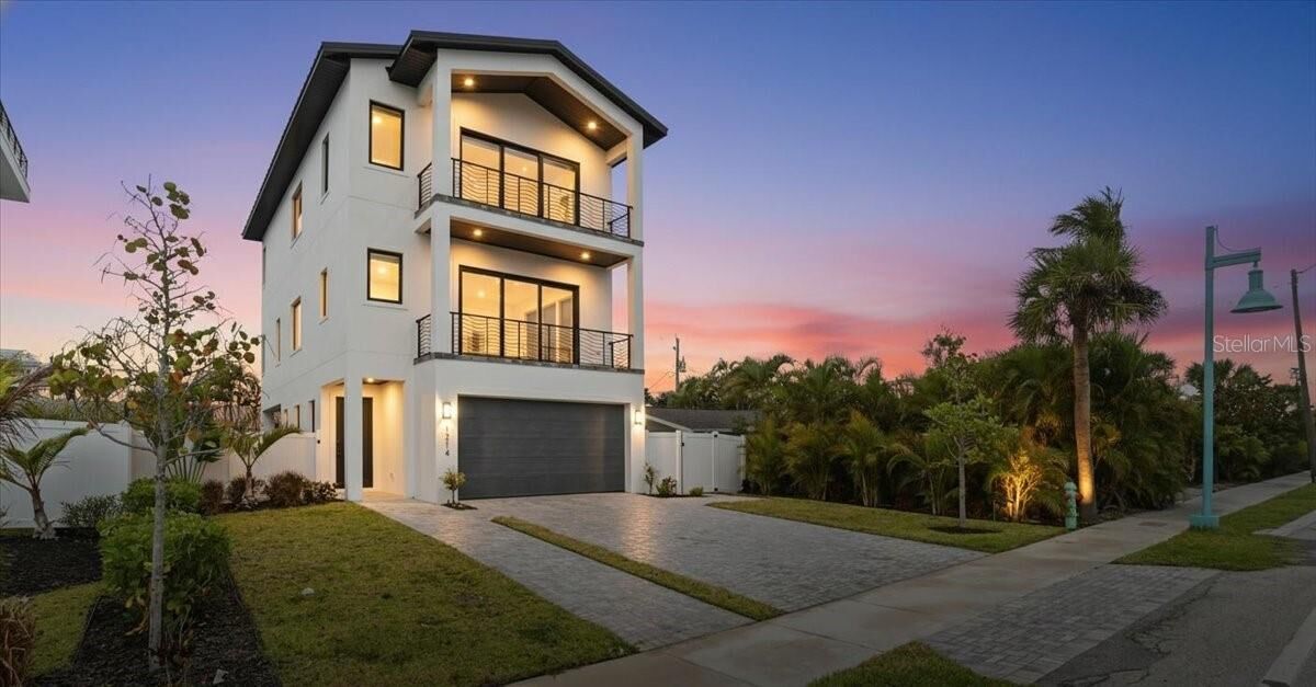 Property Photo:  1214 Gulf Boulevard  FL 34223 