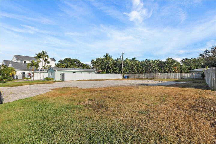 Property Photo:  1235 Cordova Boulevard NE  FL 33704 