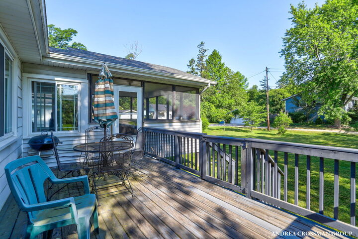 Property Photo: 658 Allegan Street MI 49453