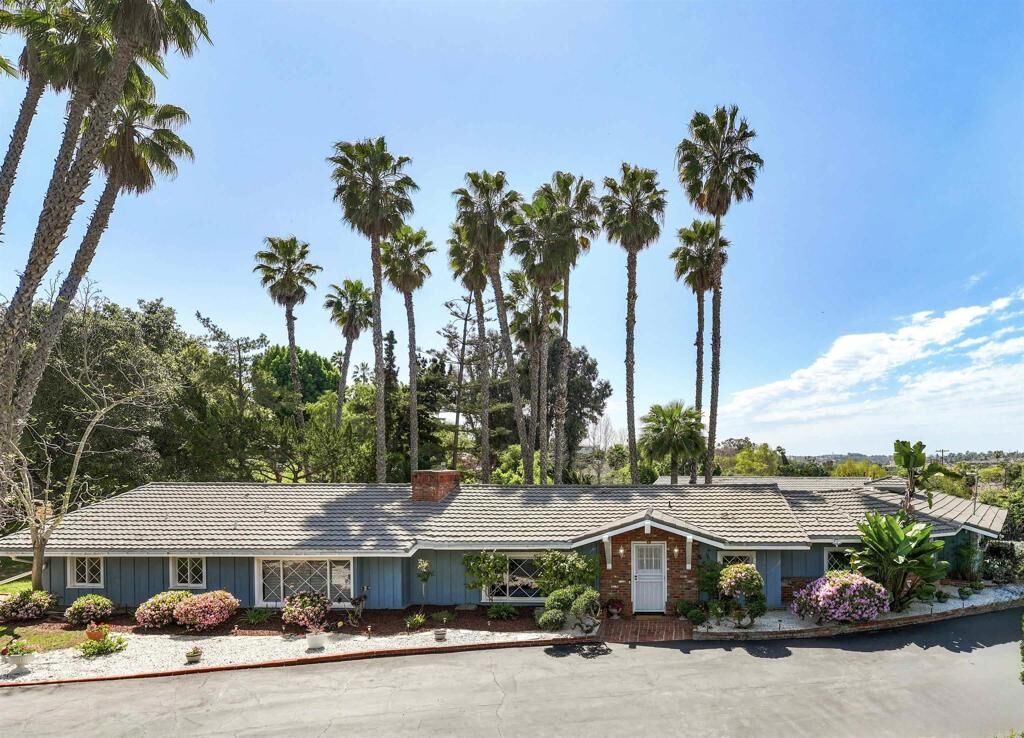 Property Photo:  843 Alta Vista Drive  CA 92084 