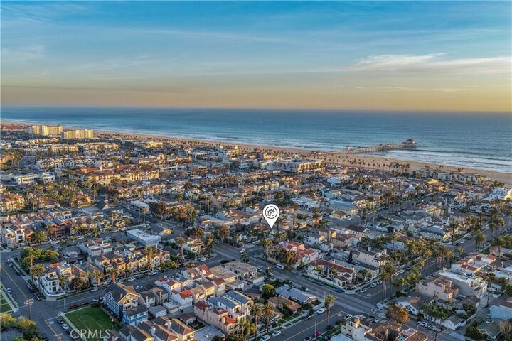 Property Photo:  318 8th Street  CA 92648 