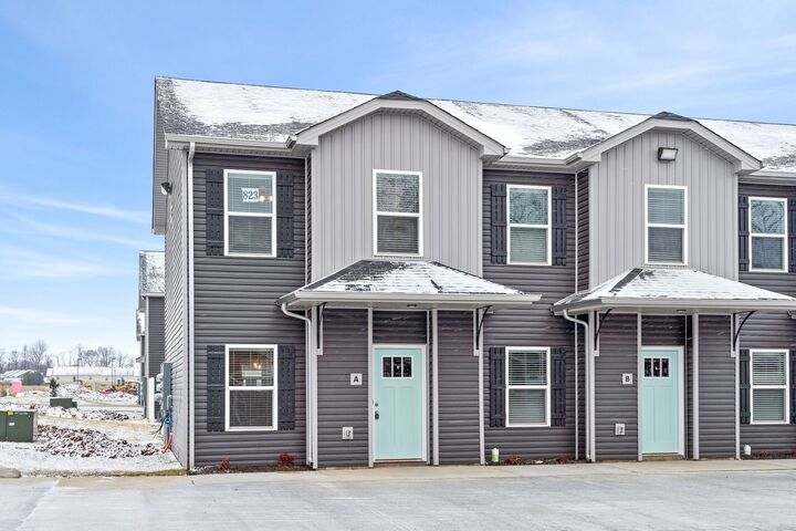 Property Photo:  823 Professional Park Dr C  TN 37040 