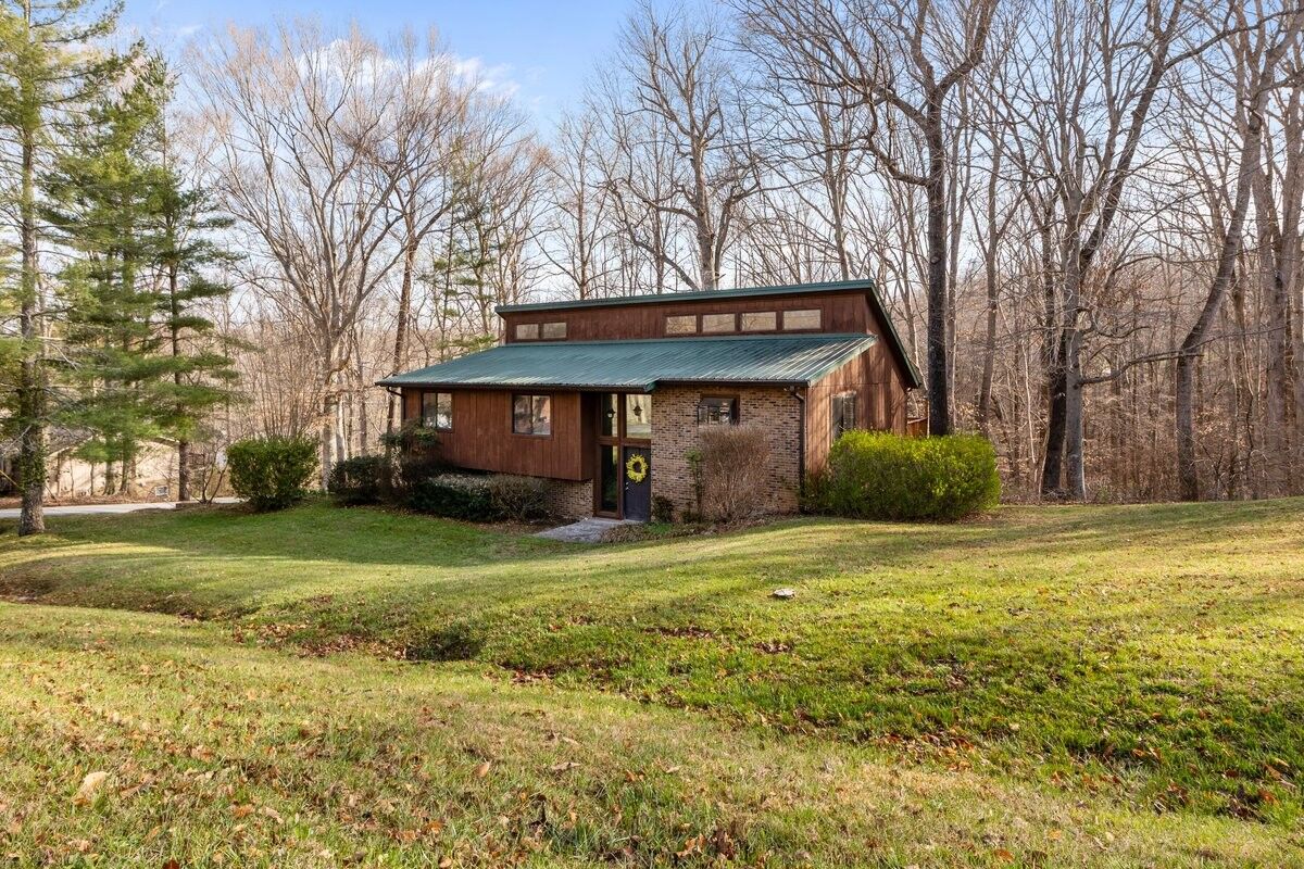 Property Photo:  1102 Patterson Dr  TN 37082 