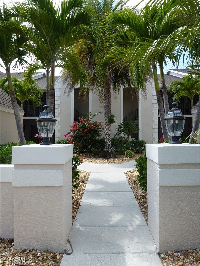 Property Photo:  16320 Kelly Cove Drive 270  FL 33908 