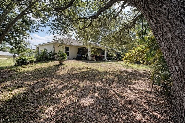 Property Photo:  720 Brannen Avenue  FL 33974 
