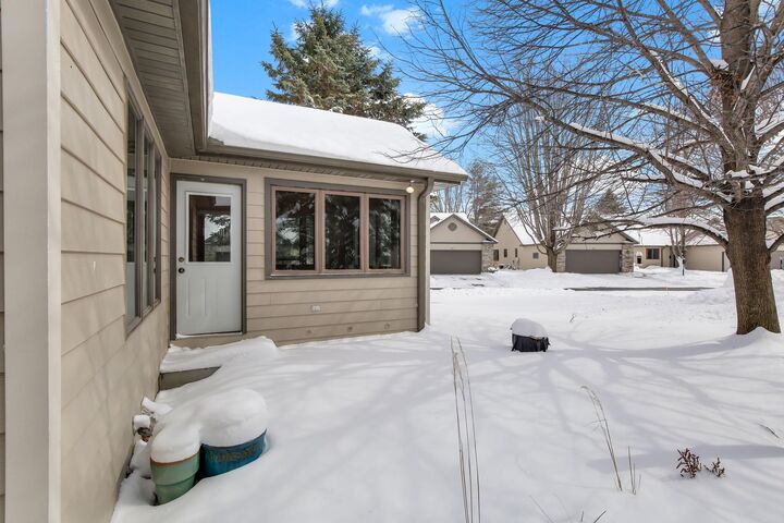 Property Photo: 1808 Estate Lane MN 55057
