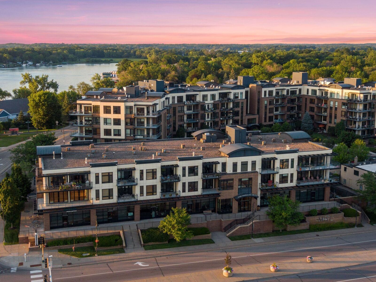 Property Photo:  4201 Sunset Drive N515  MN 55384 