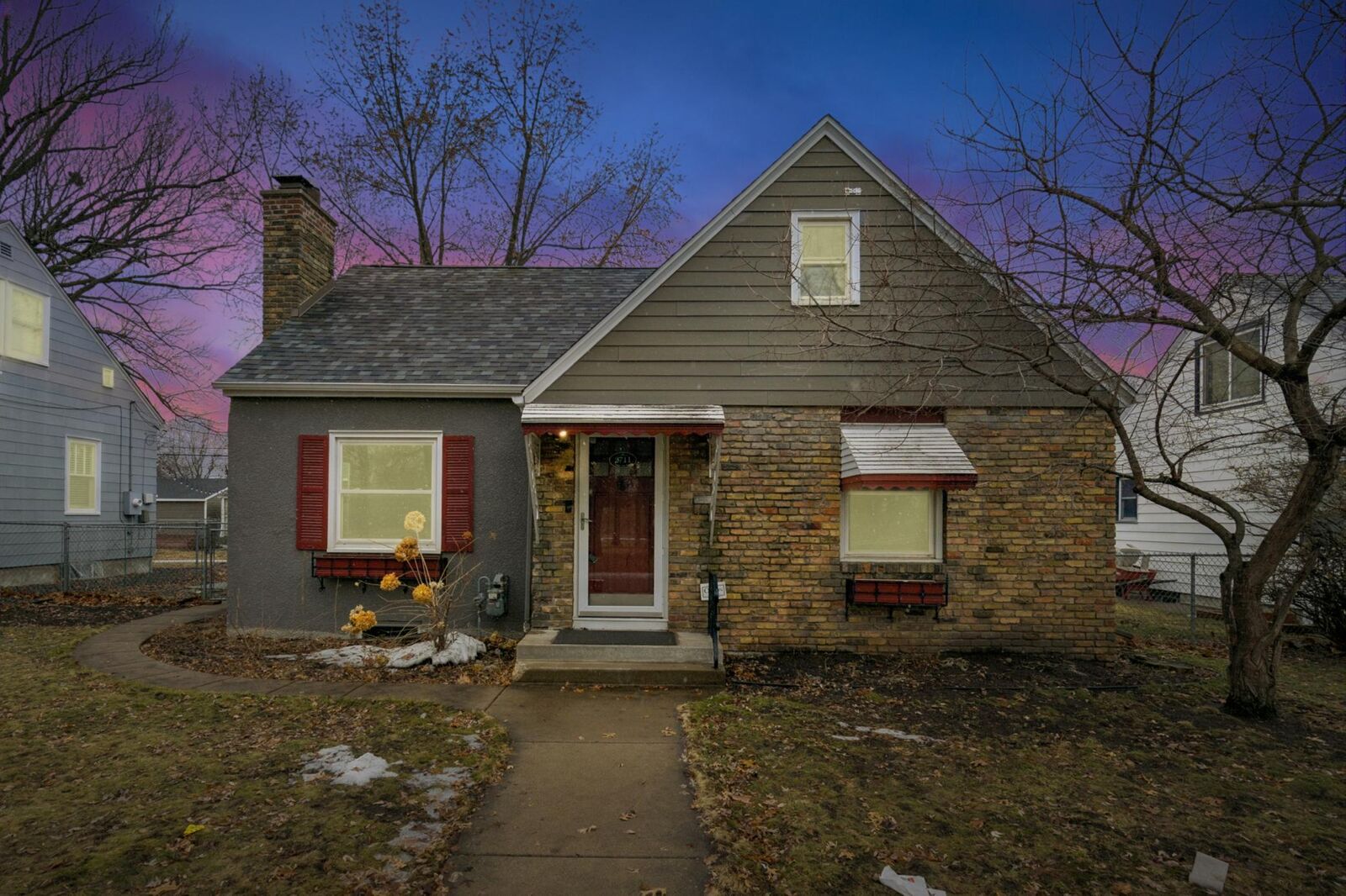 Property Photo: 2711 Xerxes Avenue N MN 55422